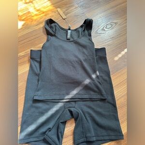 SKIMS boxers & tee in black